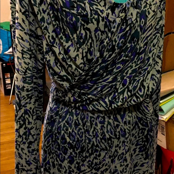 BCBGeneration Print Dress Wrap Style Front Pleats Cut out back Long Sleeve Sexy - Picture 6 of 10